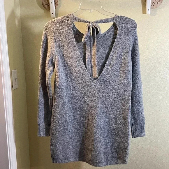 Dreamers Women's Gray Tie Back V Back Soft Long Sleeve Sweater Size S/M - Picture 7 of 7